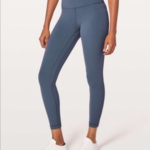 Lululemon Aligns 25" Size 10 Dazed
